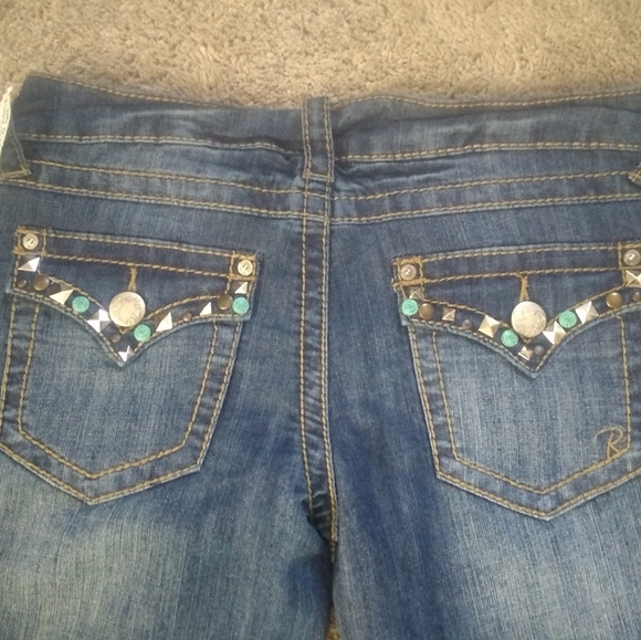 NWT Revolution sz 7 - Picture 5 of 5